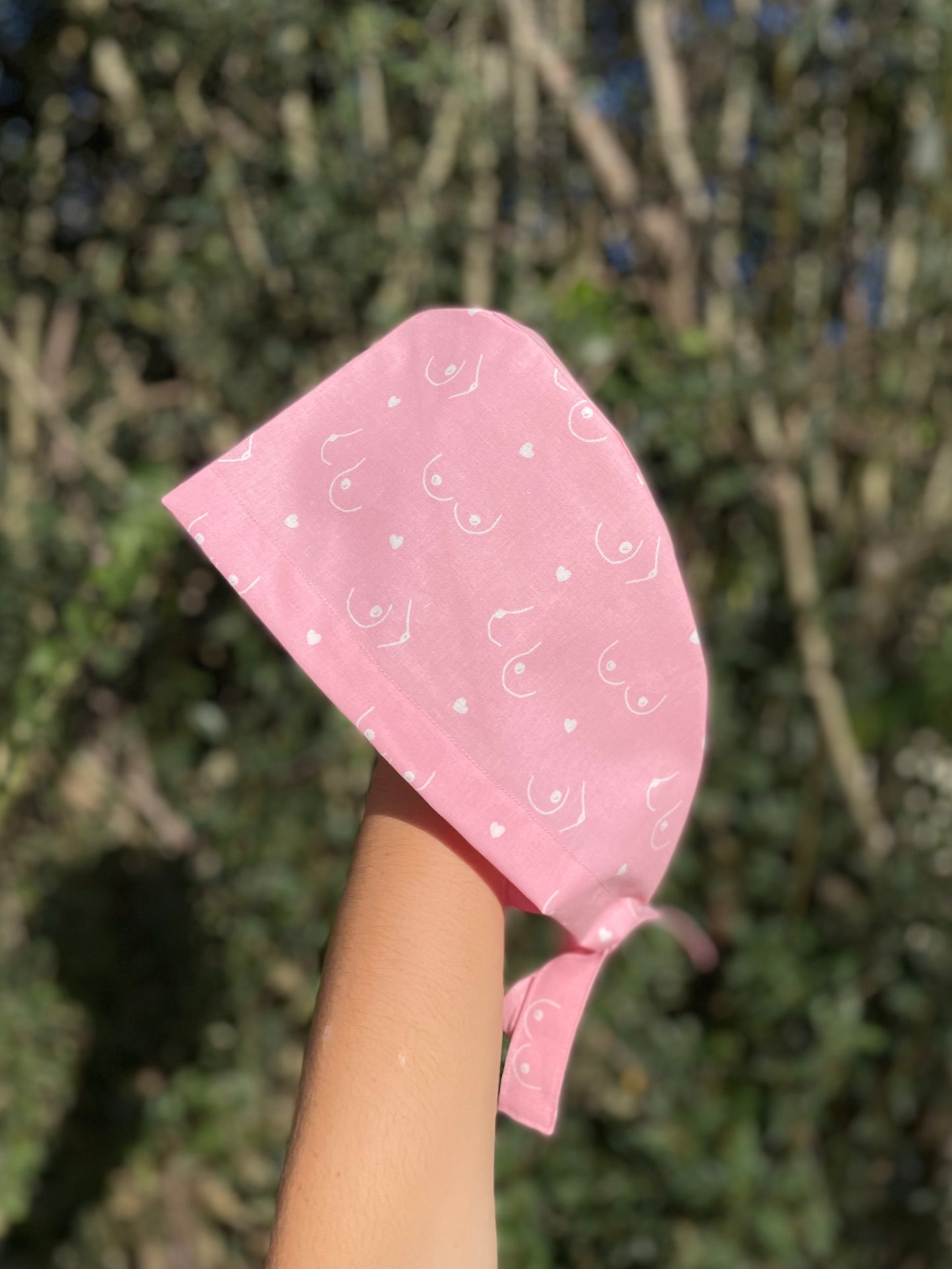 Calot de bloc opératoire en tissu - octobre rose 2
