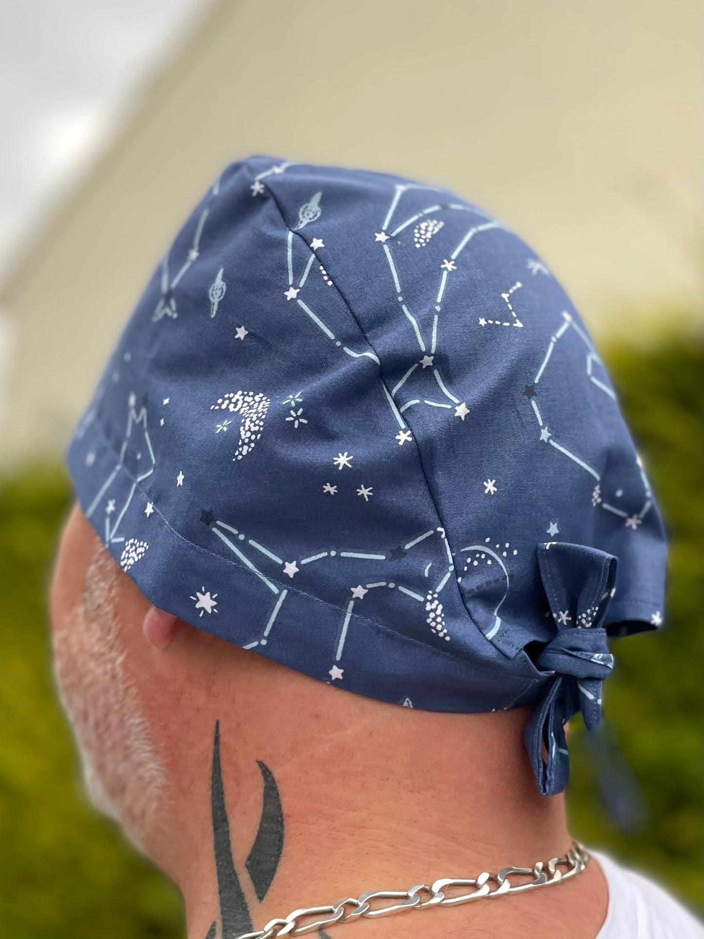 Calot de bloc opératoire en tissu - constellation KLO