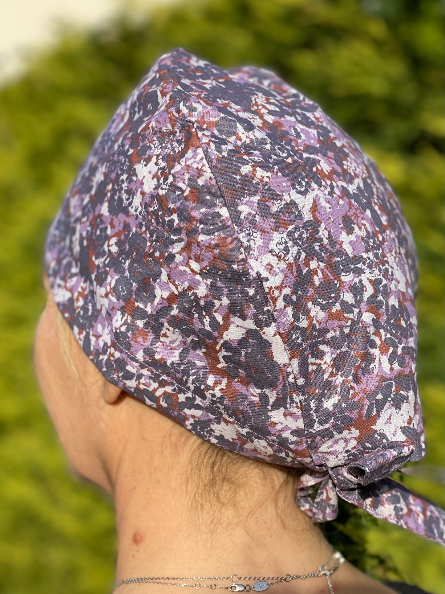 Calot de bloc opératoire en tissus - camouflage violet