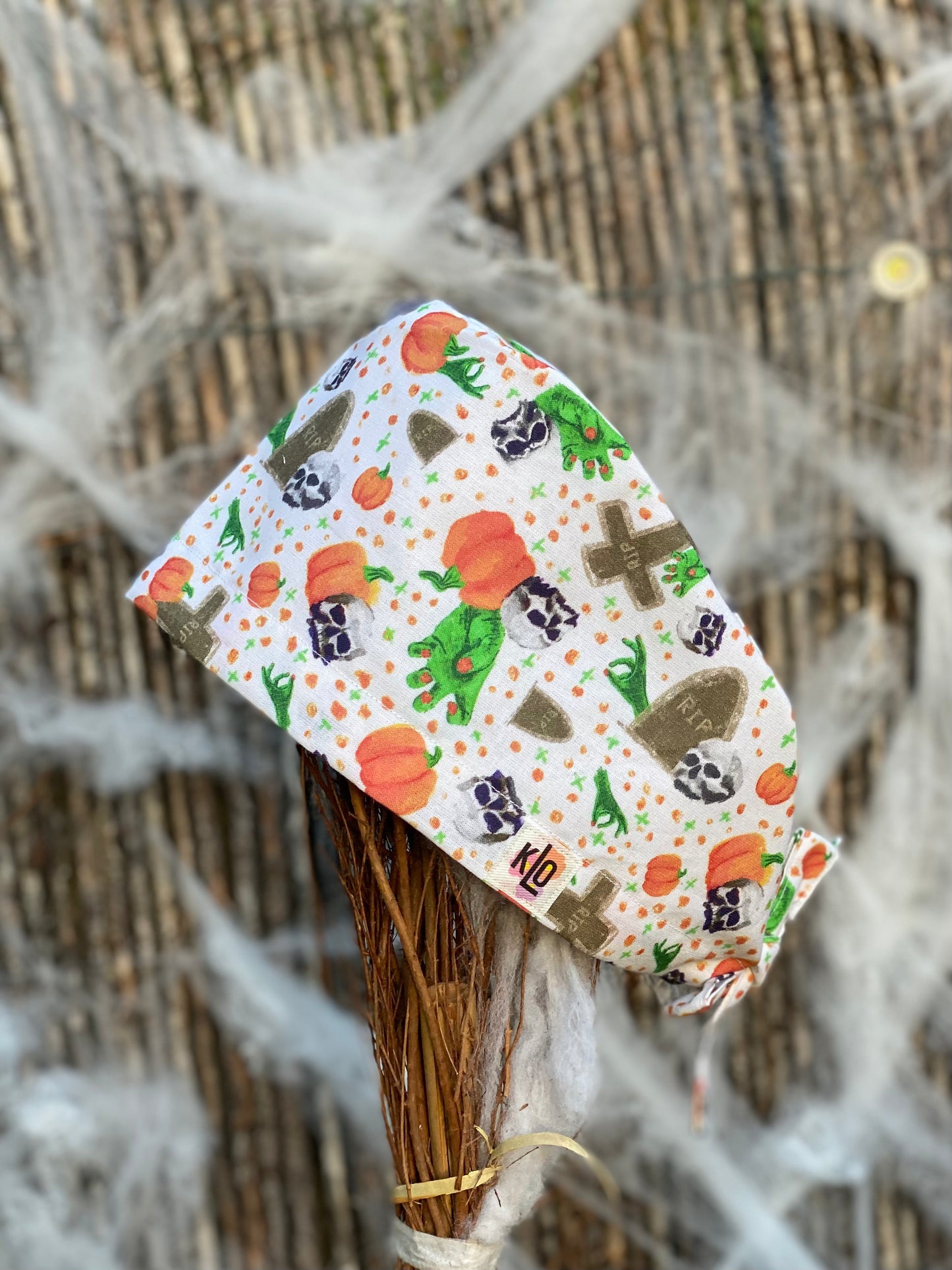 Calot de bloc opératoire en tissu - Cimetière d’Halloween