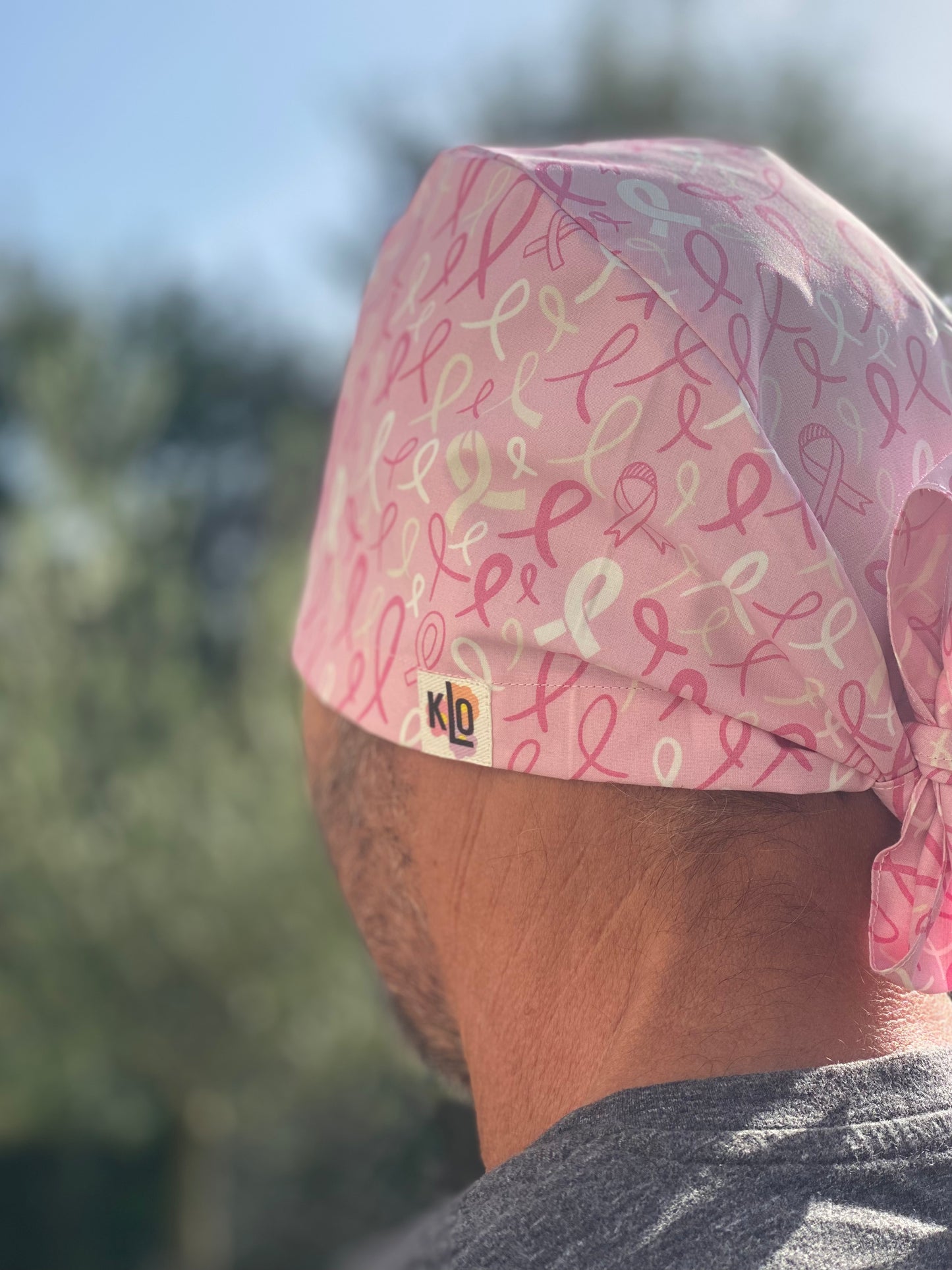 Calot de bloc opératoire en tissu - octobre rose 4
